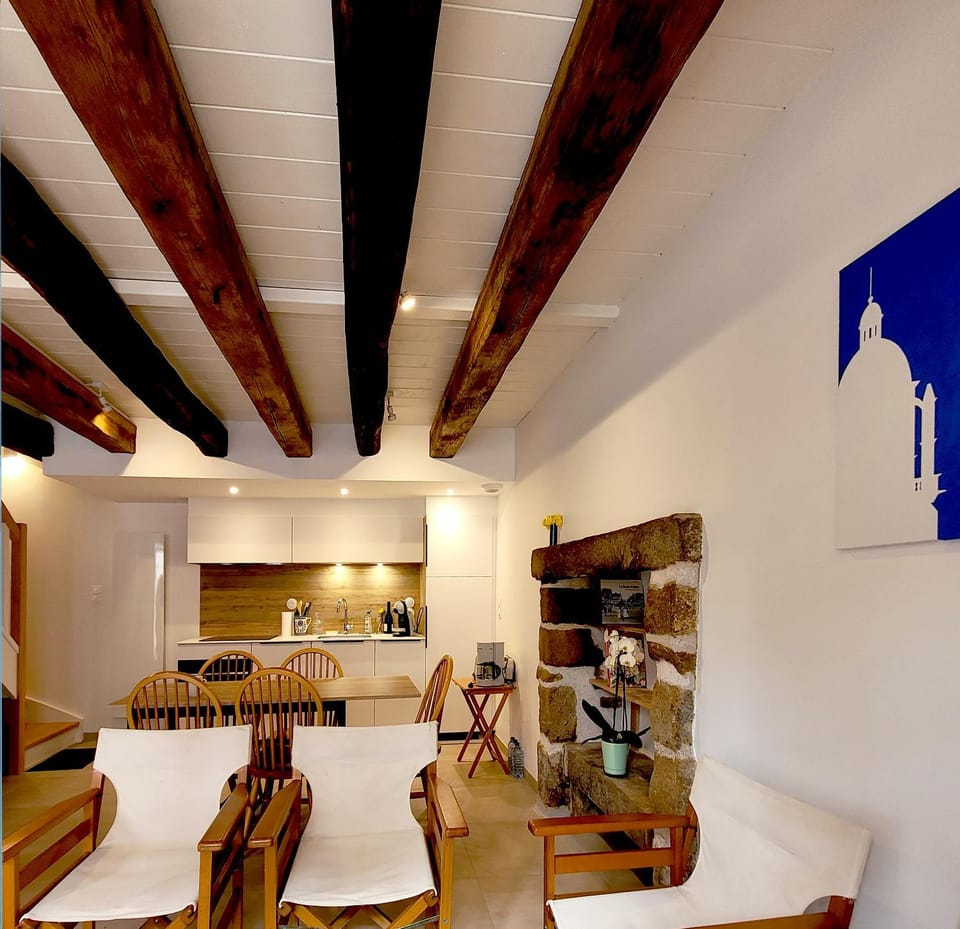 Kitchen or kitchenette, Living room, Dining area