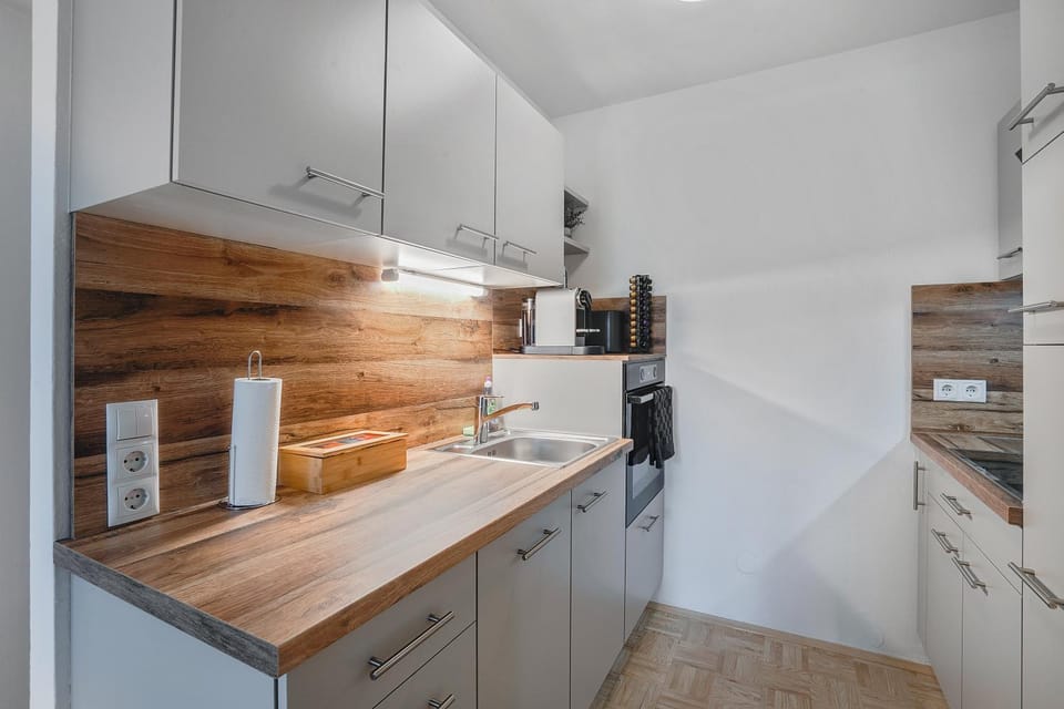 Kitchen or kitchenette, stove, stove, kitchen, kitchen