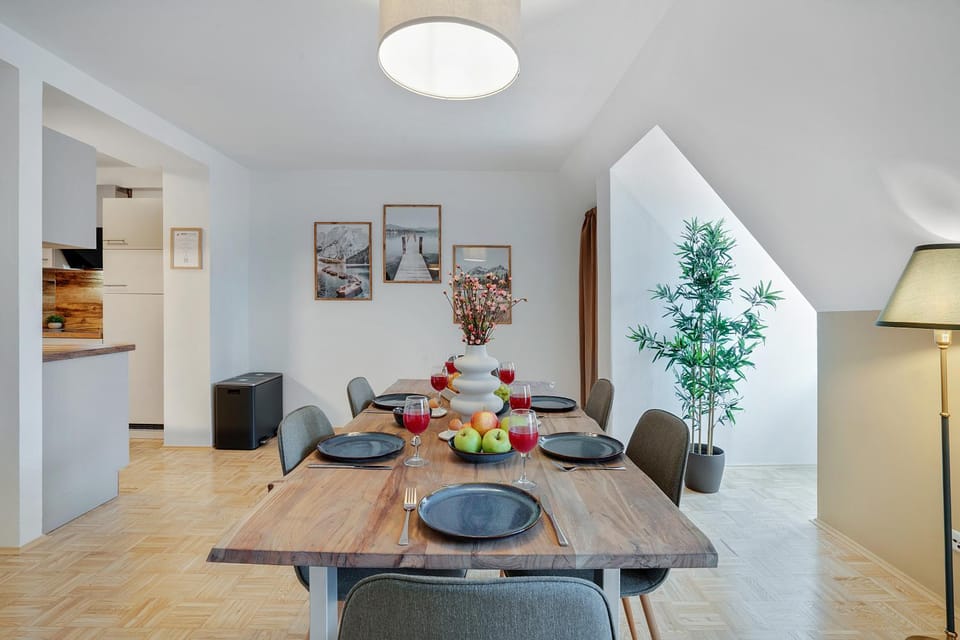 Living room, Decorative detail, Dining area, Food, Shopping Area
