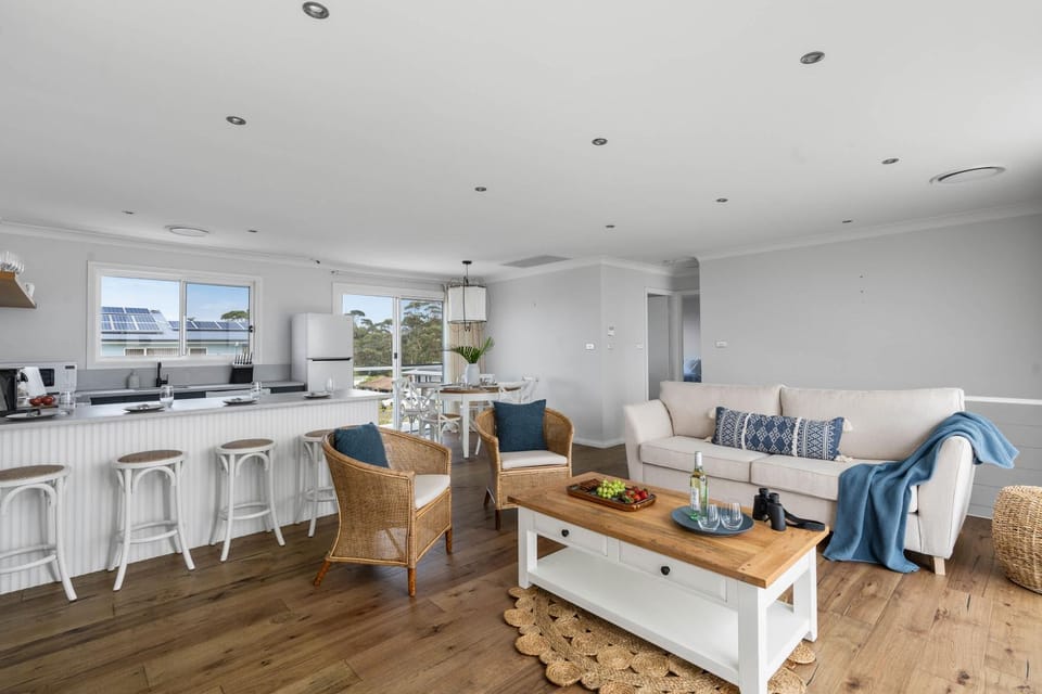 Bawley Blue - oceanfront 4BR pet-friendly retreat House in Bawley Point