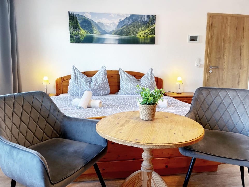 Bed, Seating area, Bedroom