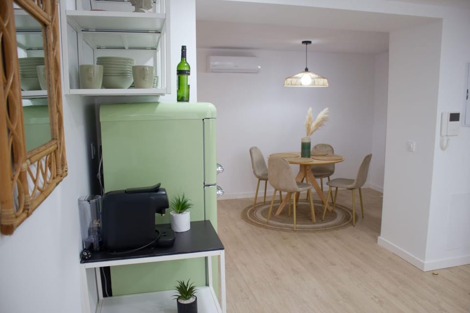 Living room, Seating area, Dining area, air conditioner
