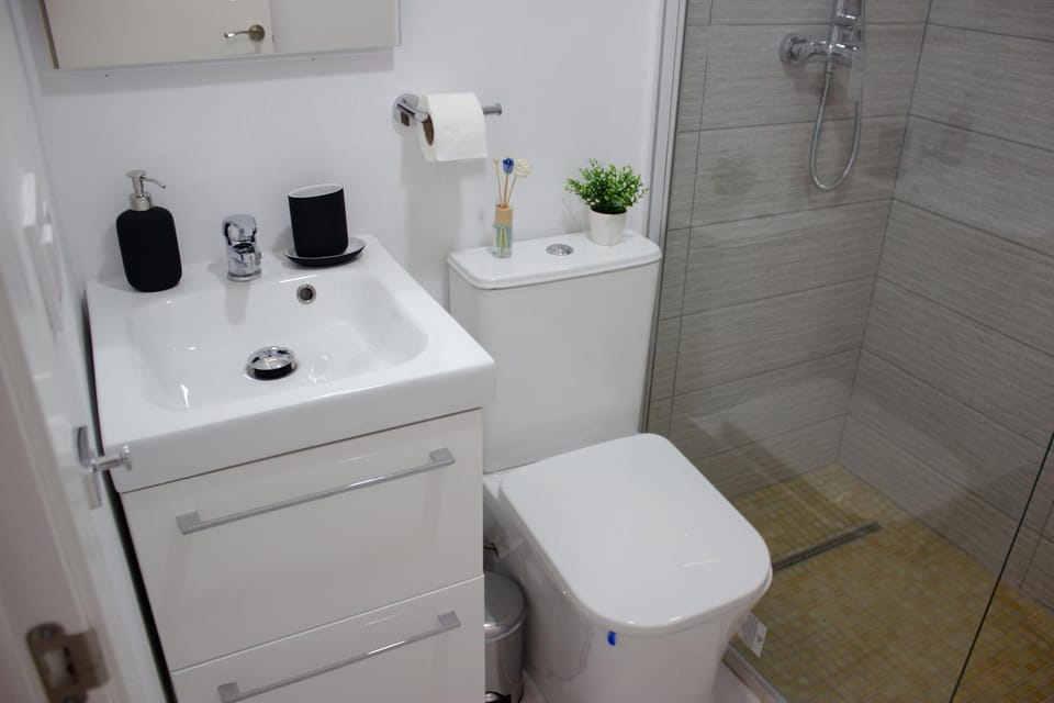 Shower, Toilet, Bathroom