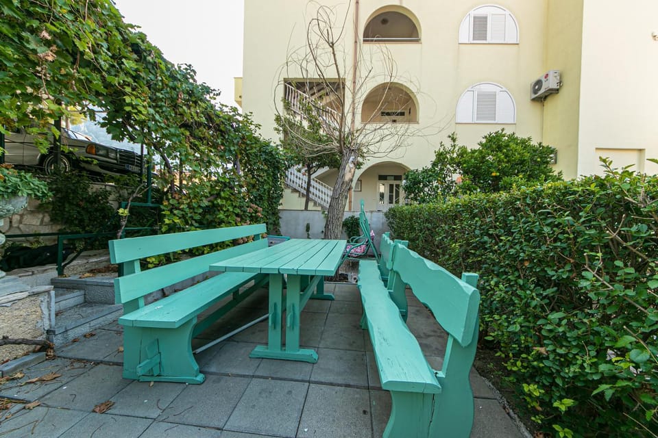 Property building, Day, Garden