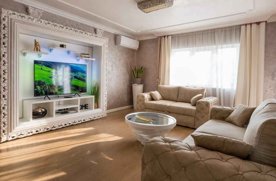 TV and multimedia, Living room, Seating area