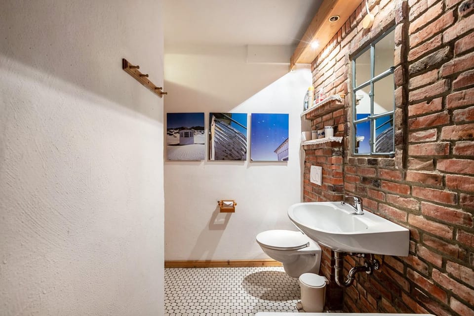 Bathroom, Living room