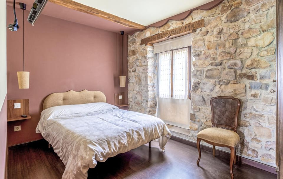 La Tienda de Abajo - Apartamentos acogedores con calefacción, parking y vistas al Valle de Soba Apartment in Cantabria