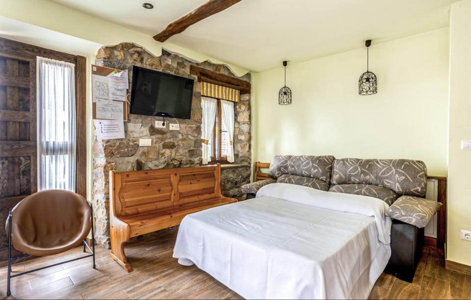 La Tienda de Abajo - Apartamentos acogedores con calefacción, parking y vistas al Valle de Soba Apartment in Cantabria