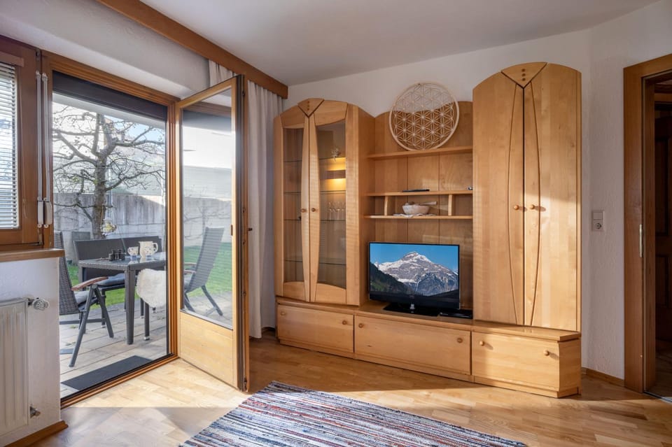 Living room, Garden view