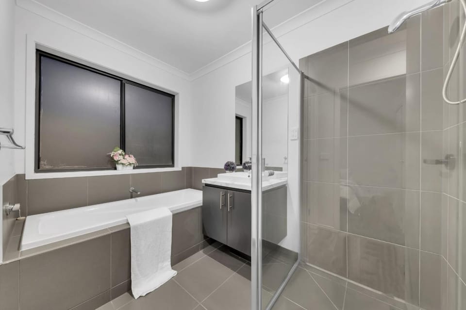Ensuite Room truganina 20 min CBD Airport Bed and Breakfast in Truganina