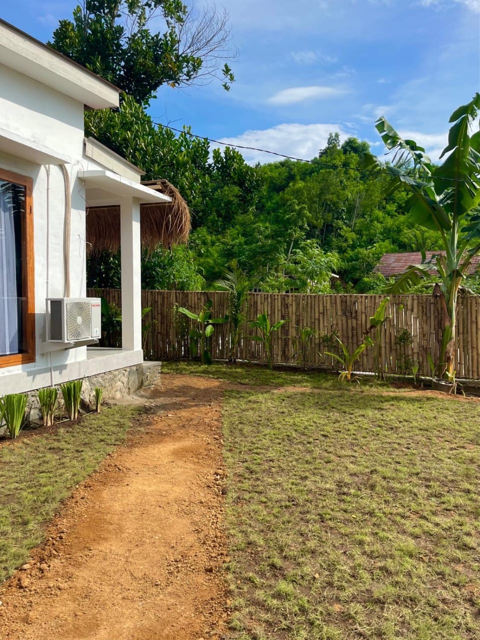 Property building, Spring, Day, Natural landscape, Garden, Garden view