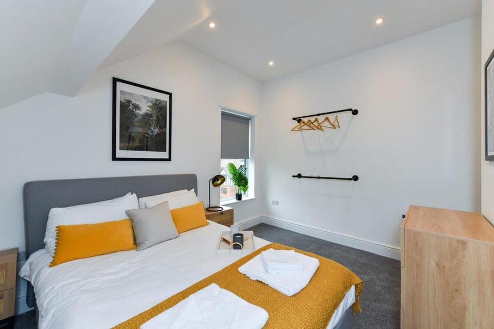 Stylish Two-Bed Home Near Nature & Transport Links Apartment in Nottingham