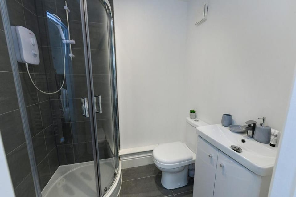 Stylish Flat Near Nature & Town Centre with Parking Apartment in Nottingham
