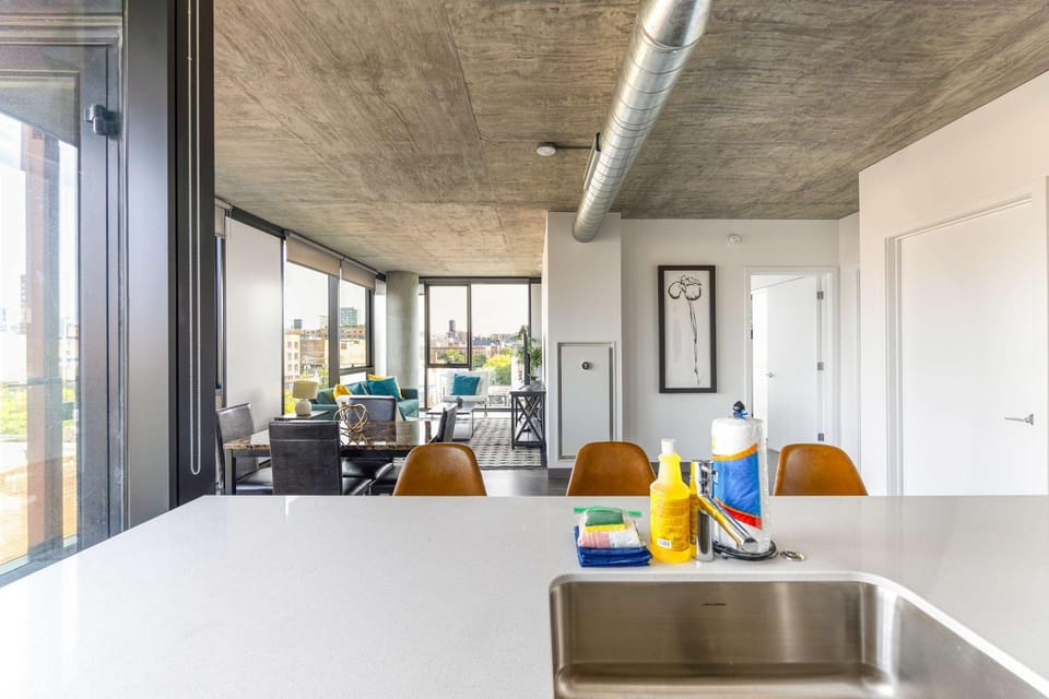 Kitchen or kitchenette, Living room, Seating area, Dining area
