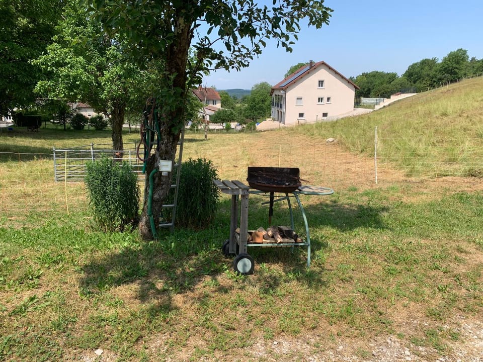 Cabane Sarrogna - Lac de Vouglans Chalet in Jura