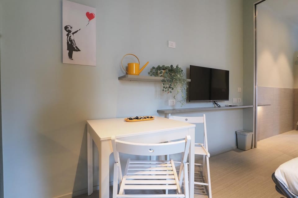 TV and multimedia, Seating area, Dining area