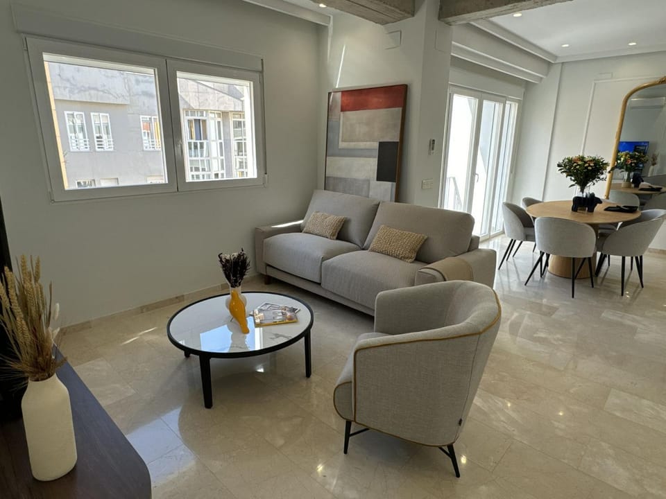 Living room, Seating area, Dining area