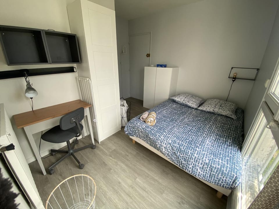 Bed, Bedroom