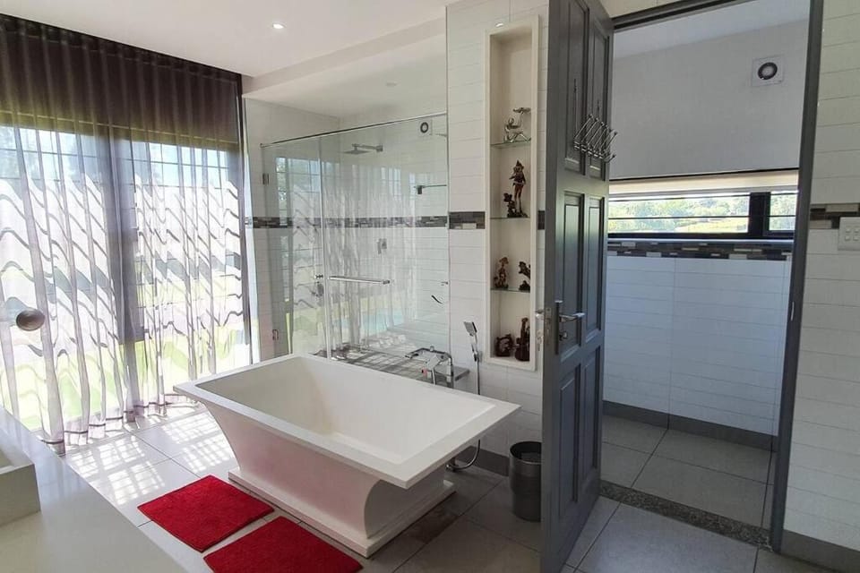 Bathroom, Bath