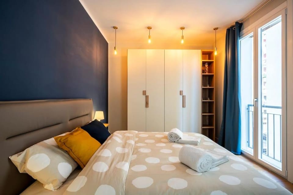 Bed, Photo of the whole room, Bedroom, wardrobe