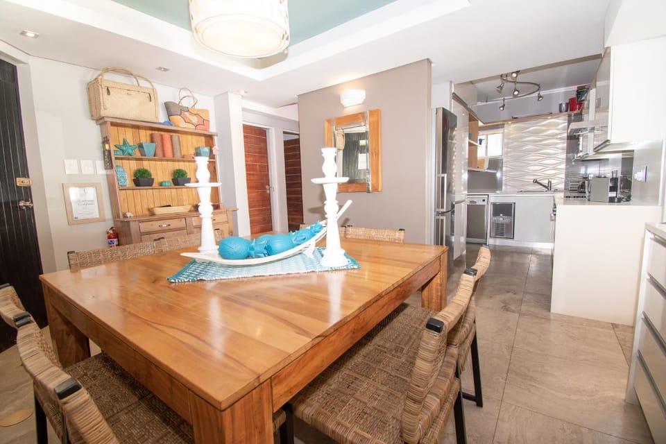 Kitchen or kitchenette, Dining area, dishwasher, oven, stove