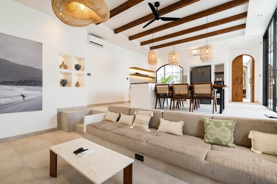 Living room, Seating area, Dining area, air conditioner