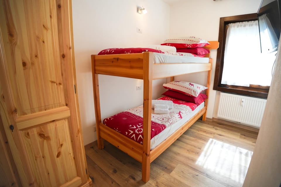 Bed, Photo of the whole room, Bedroom, bunk bed, wardrobe