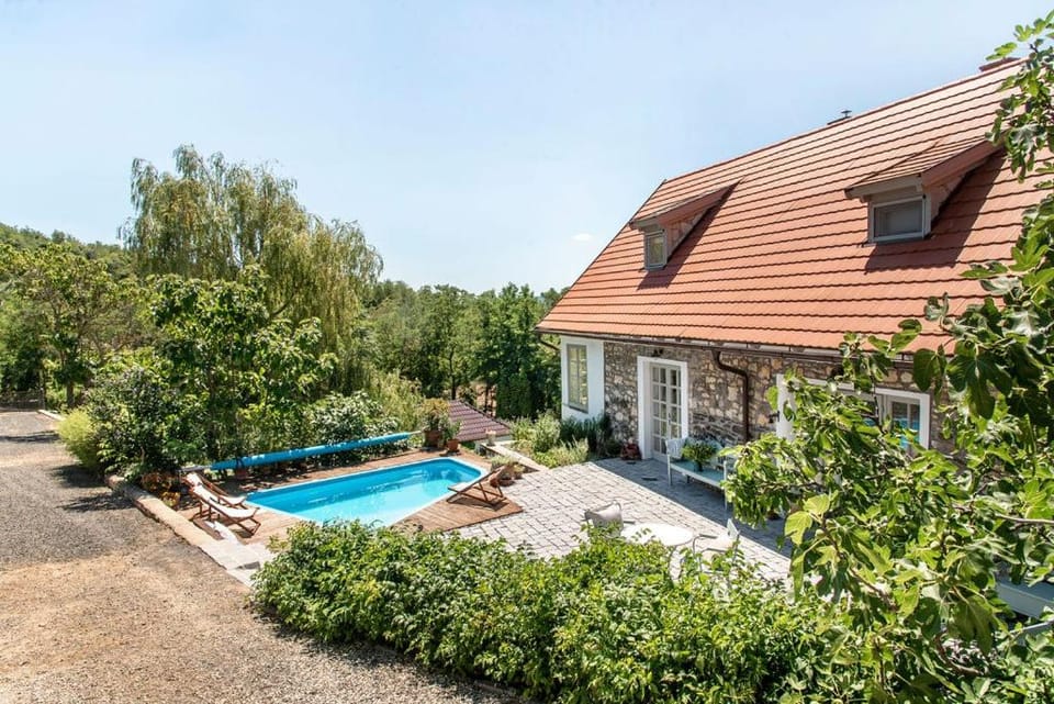 Balcony/Terrace, Swimming pool