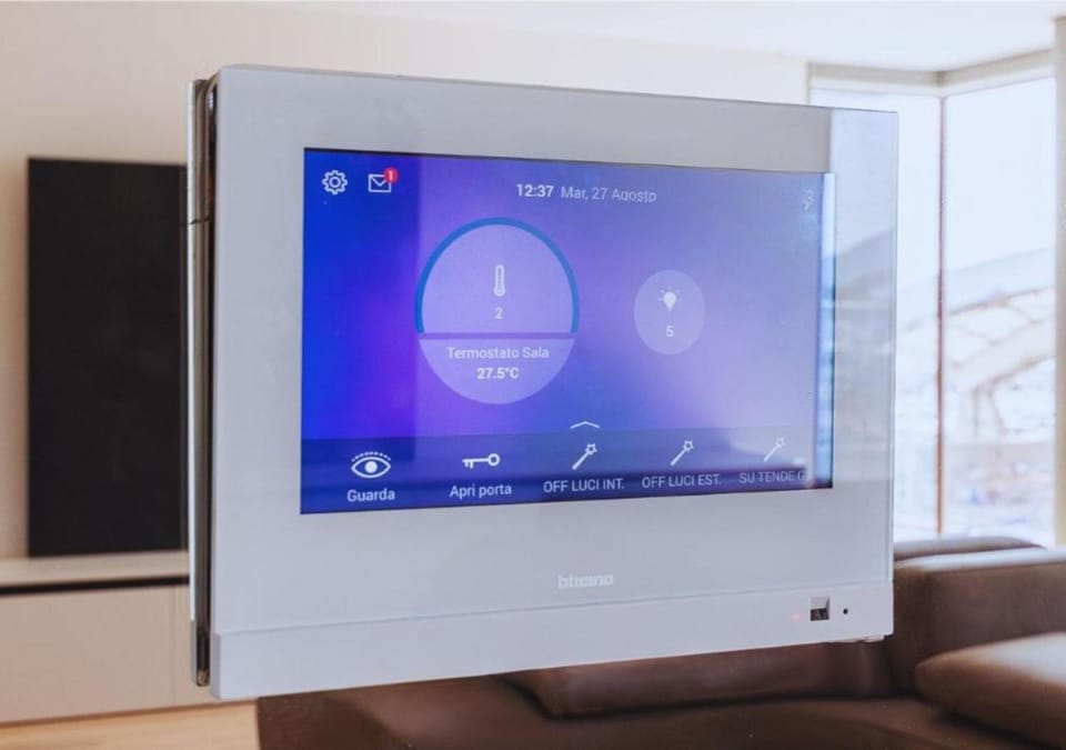 TV and multimedia, air conditioner