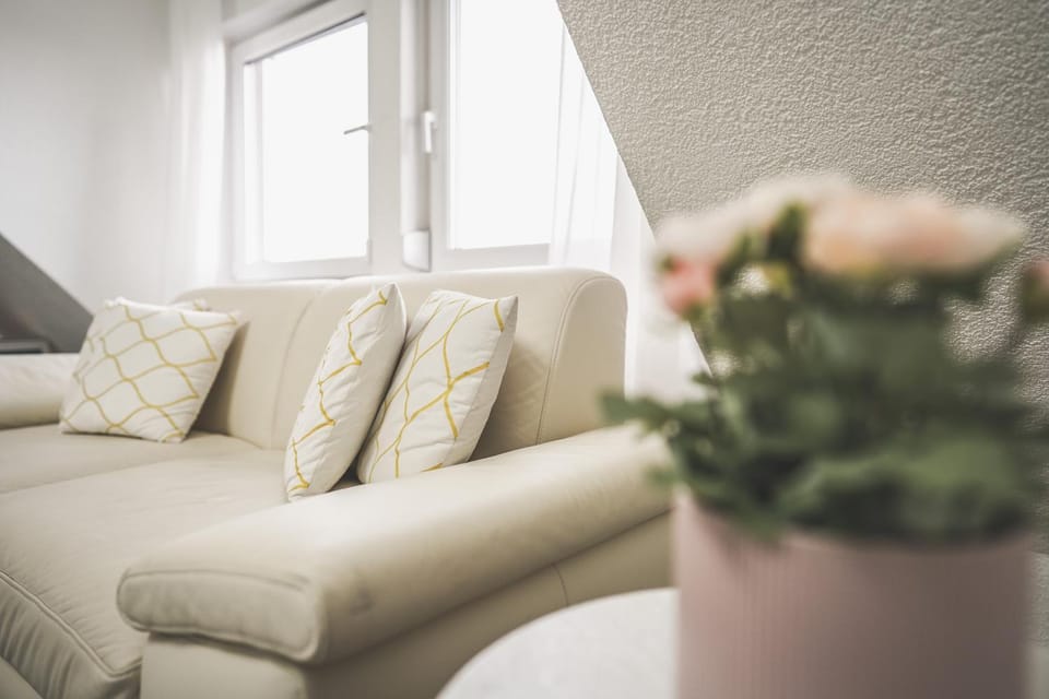 Exklusive Maisonette Wohnung am See, 5 Min zur SAP, Smart TV & Netflix - WeHome Premium Apartment in Baden-Württemberg