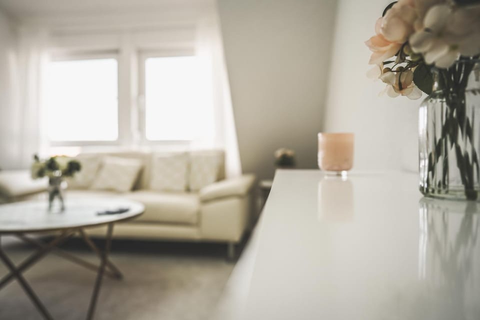 Exklusive Maisonette Wohnung am See, 5 Min zur SAP, Smart TV & Netflix - WeHome Premium Apartment in Baden-Württemberg