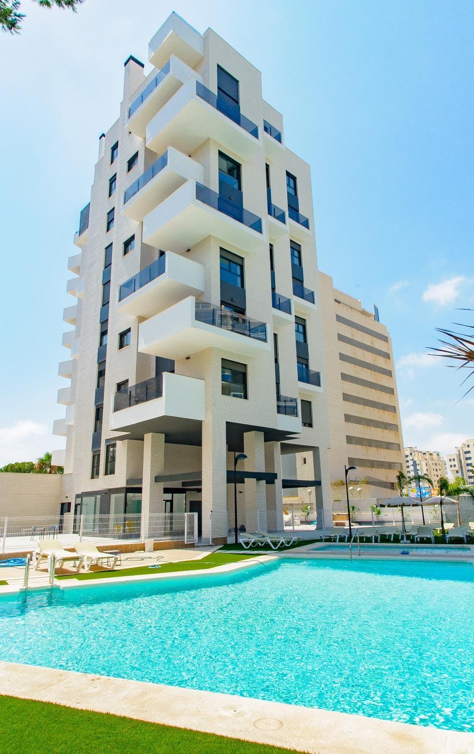 Property building, Balcony/Terrace, Swimming pool