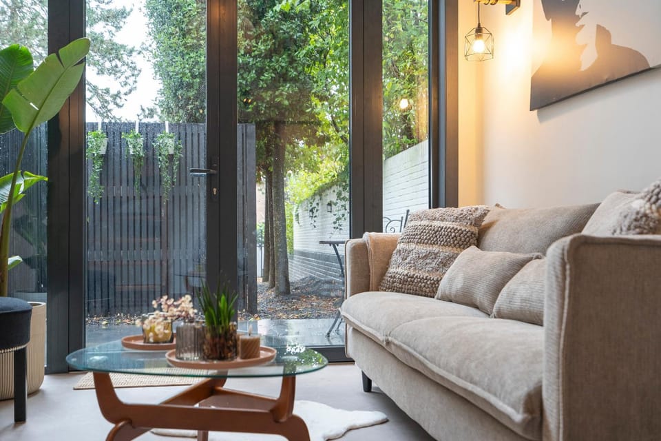 View (from property/room), Living room, Seating area