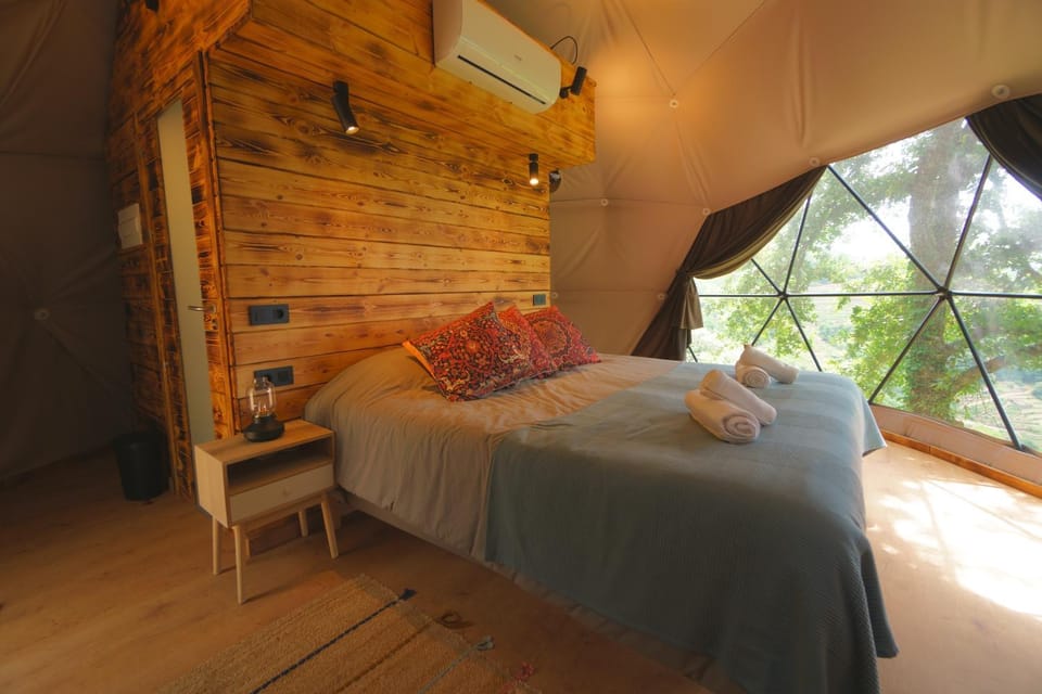 Bed, Photo of the whole room, Bedroom, towels, air conditioner