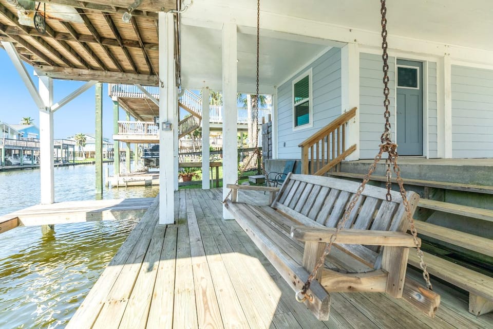 Lil Blue - Great Fishing & Fun Bayfront Retreat! House in Galveston Island