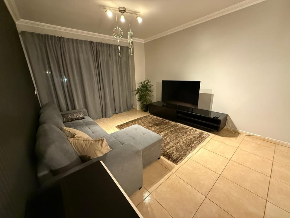 Communal lounge/ TV room, TV and multimedia, Living room, Seating area