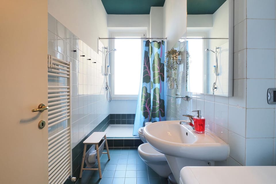 Shower, Bathroom, towels