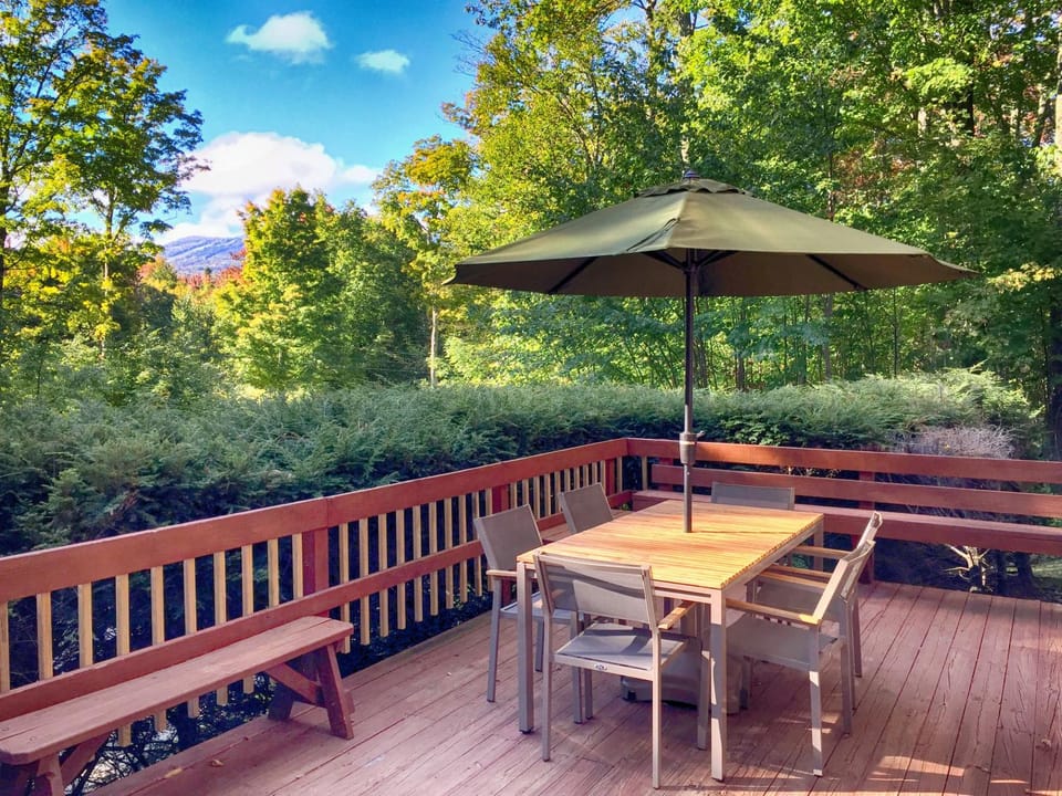 Natural landscape, View (from property/room), Dining area, Garden view