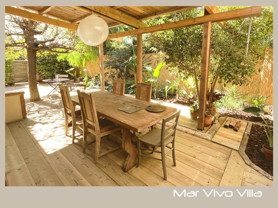 Patio, Garden, Dining area