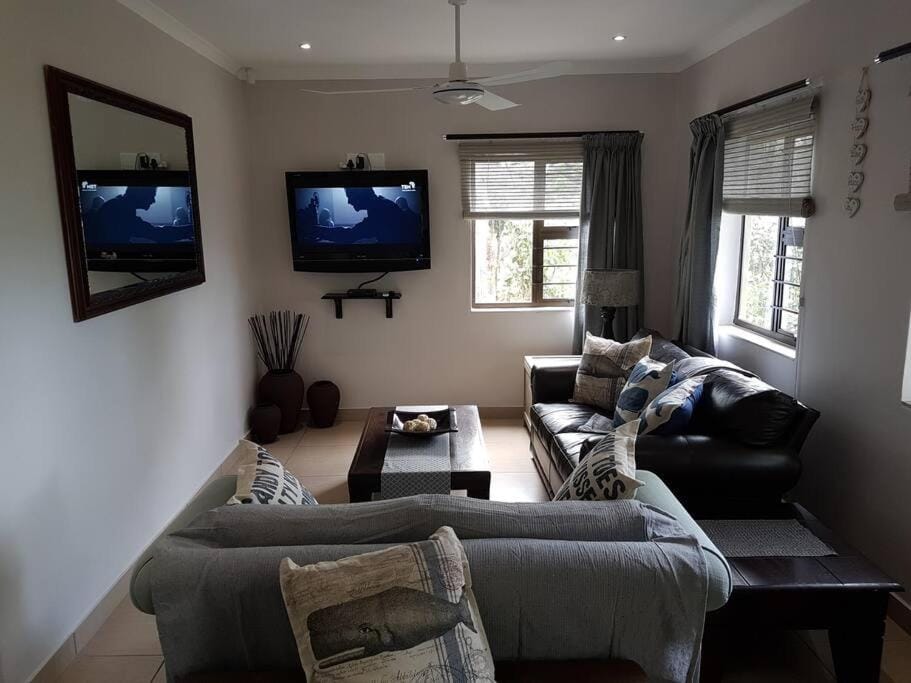2 Bed cottage with sea views and lovely gardens Apartment in Dolphin Coast