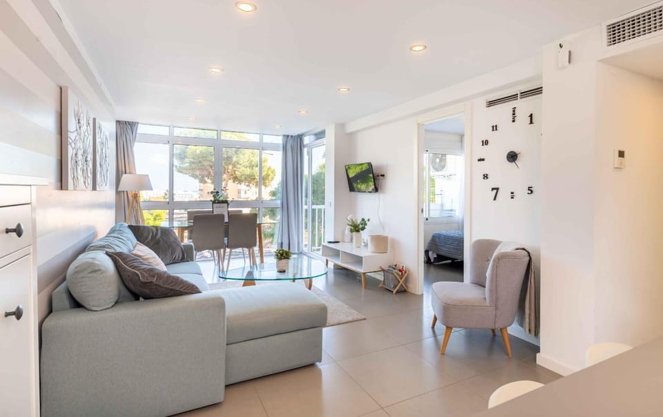 Communal lounge/ TV room, Living room