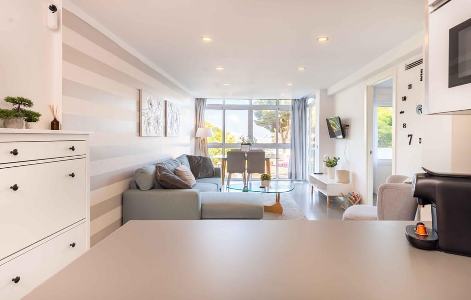 Communal lounge/ TV room, Living room