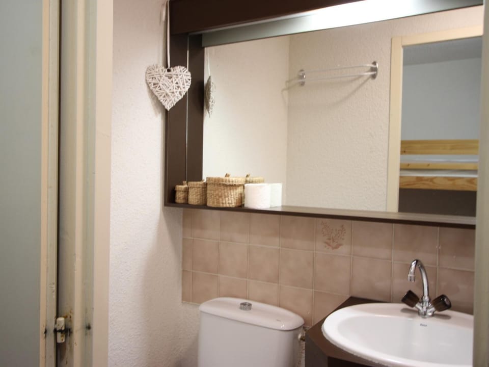 Studio cosy avec balcon et animaux admis à Chamrousse - FR-1-340-280 Apartment in Provence