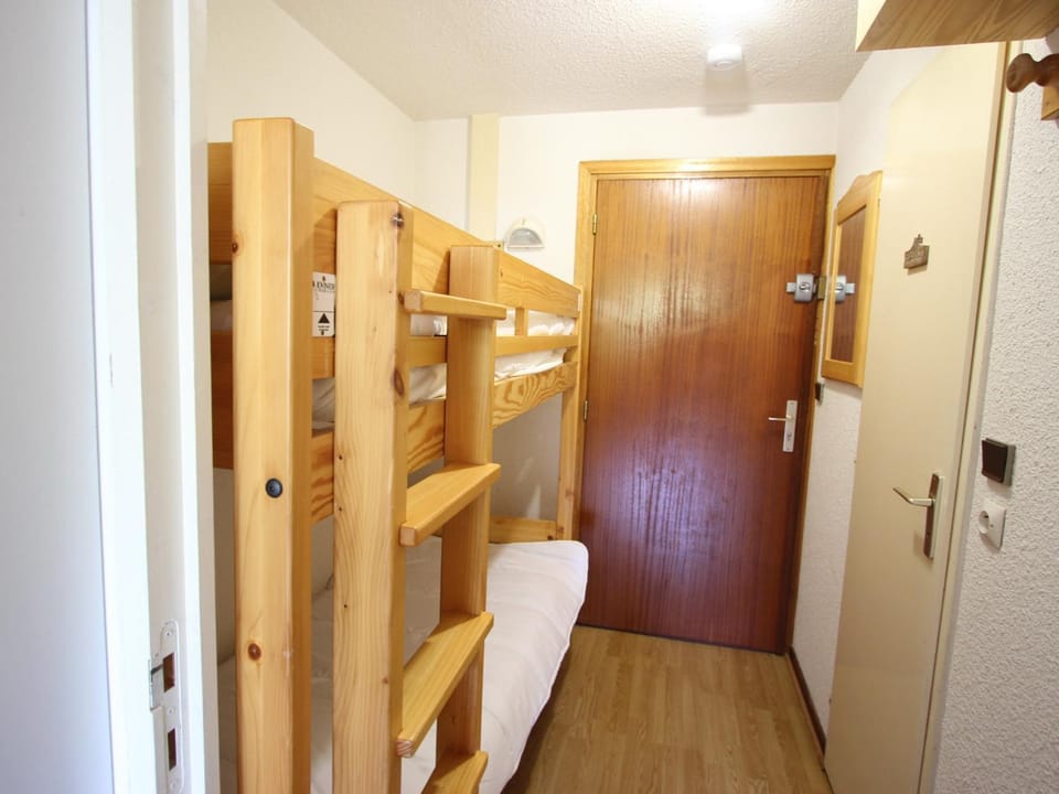 Studio cosy avec balcon et animaux admis à Chamrousse - FR-1-340-280 Apartment in Provence