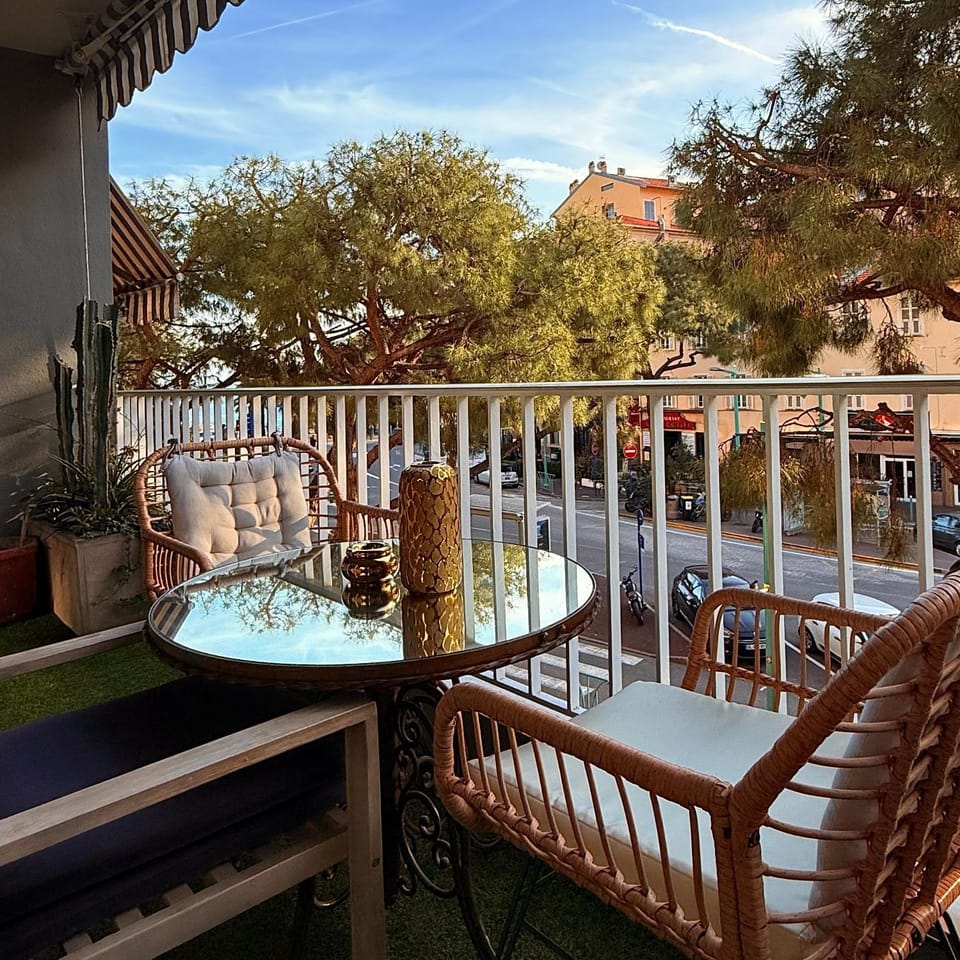 Patio, Day, View (from property/room), Balcony/Terrace, Dining area, Sea view
