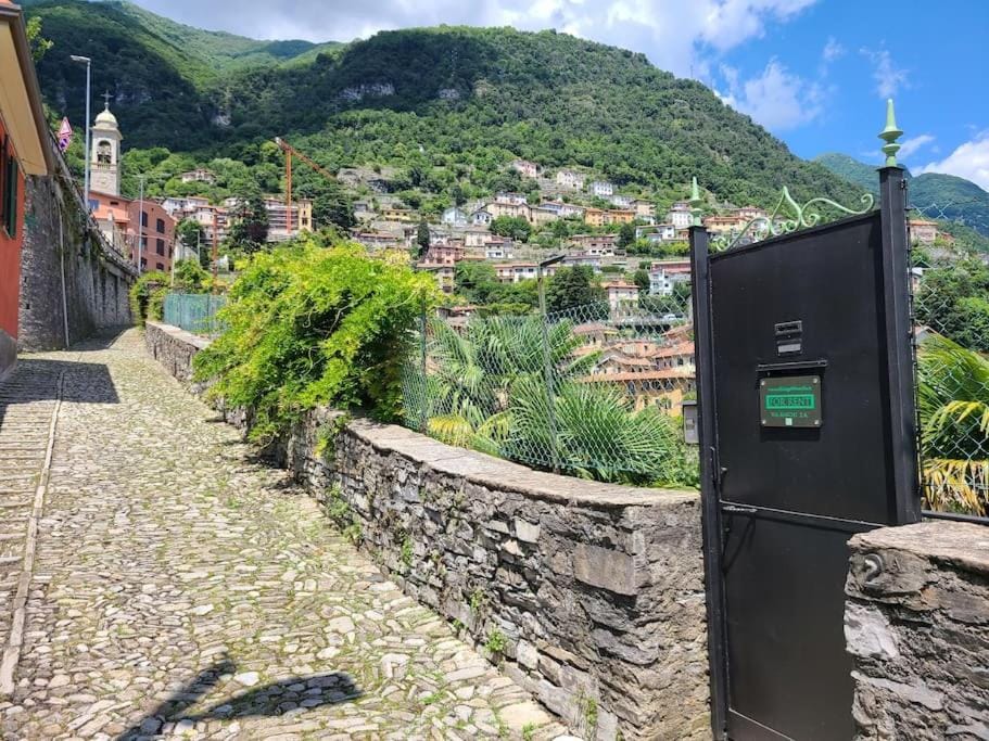 Villa la Gabbianella a Moltrasio, Como Villa in Moltrasio