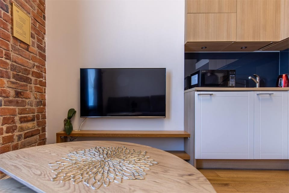 TV and multimedia, Kitchen or kitchenette