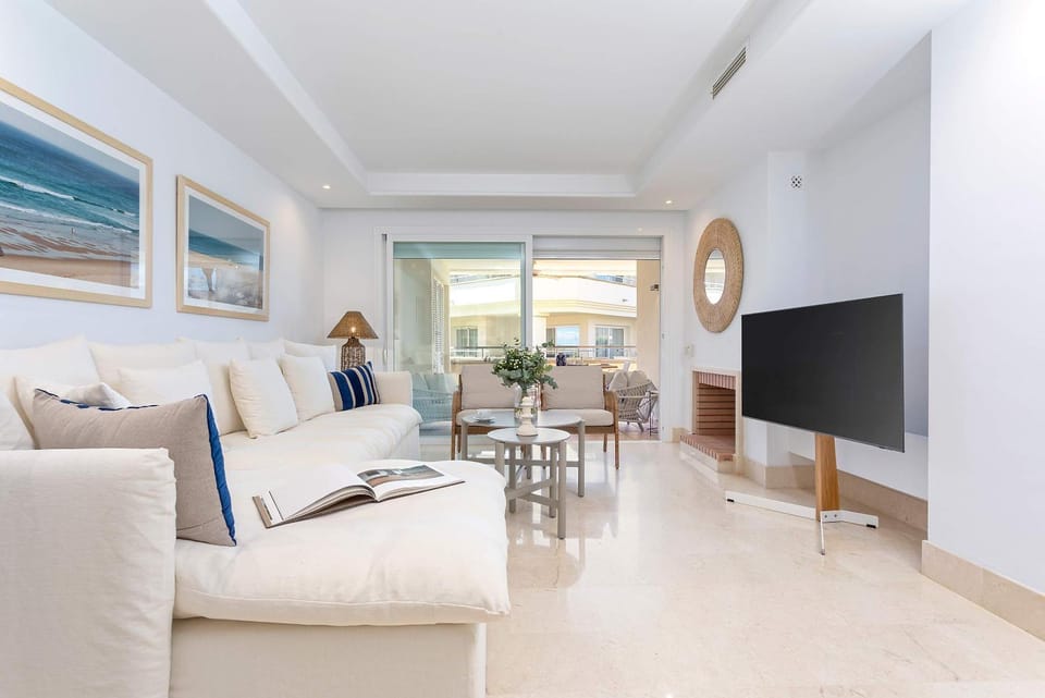 Communal lounge/ TV room, TV and multimedia, Living room, Seating area, heating, internet, air conditioner