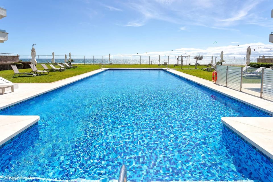 Day, Pool view, Sea view, Swimming pool, Swimming pool, sunbed