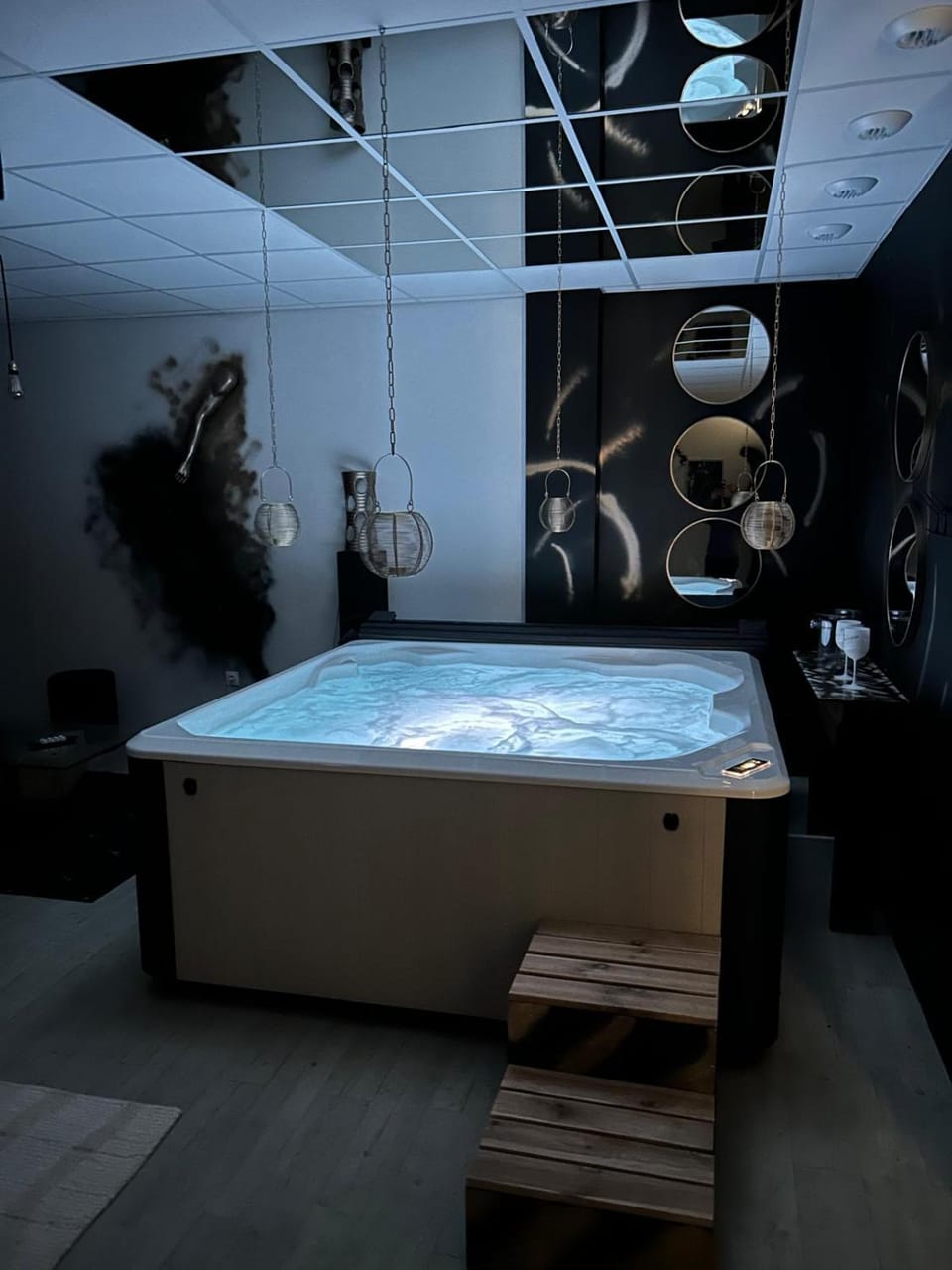 Hot Tub, Hot Tub